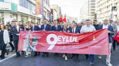 İzmir’de geleneksel Zafer Yürüyüşü