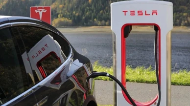 Tesla sahiplerine müjde: Farklı şarj istasyonu derdi bitiyor, MultiPass geliyor!