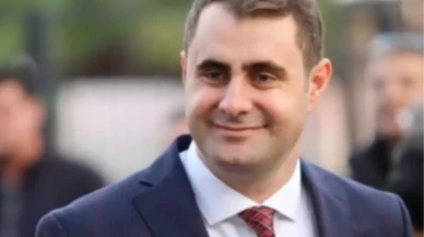 Muhalif siyasetçi Çağatay Güç, kamuoyunda merak uyandıran bir olayla gündeme geldi. Güç'ün neden bayıldığı henüz netlik kazanmazken, olayın detayları araştırılmaya devam ediyor. Güç, Türk siyasetinde önemli bir isim olarak bilinirken, hangi partiden olduğu konusunda ise farklı görüşler bulunmaktadır.