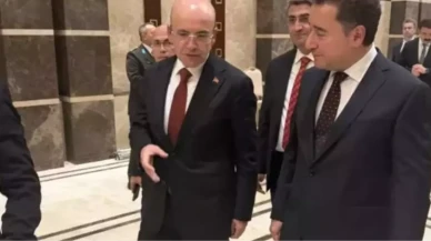 Mehmet Şimşek ve Ali Babacan, Cumhuriyet Bayramı'nda Külliye'de Buluştu: İşte Detaylar!