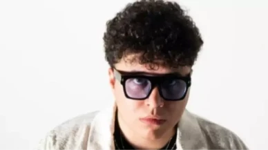 Rap müzik dünyasının genç ve başarılı ismi Ege'nin kim olduğu merak konusu oldu. Ebo'nun sanatçısı olarak tanınan Ege'nin kaç yaşında olduğu, nerede doğduğu ve gerçek adı hakkında detaylar araştırılmaya başlandı.