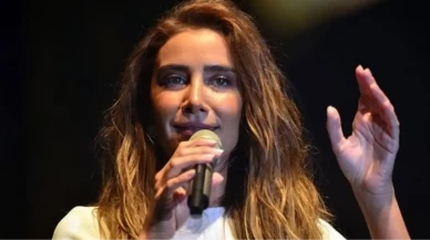 Ünlü şarkıcı Sıla, son lansmanda hangi kıyafeti tercih etti? Göz alıcı kıyafetiyle dikkatleri üzerine çekti!