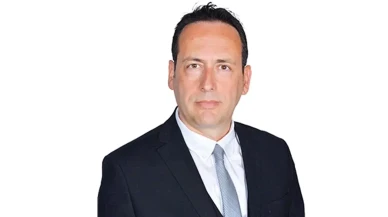 Türk oyuncu Yusuf Alabarda'nın hikayesi göz kamaştırıyor!