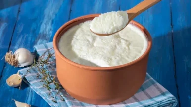 Evde Taş Gibi Yoğurt Yapmanın Püf Noktaları: Doğal Yöntemlerle Yoğurt Mayalama İpuçları