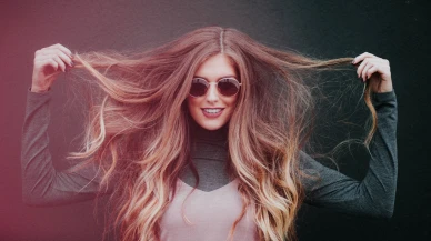 Yeni keşif: Doğal yöntem saç tellerini güçlendiriyor ve saç açıklarını kapatıyor!
