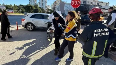 Kadın itfaiyeci, şoka girip üşüyen kazazedeye montunu verdi