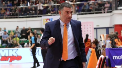 Fenerbahçe yeni antrenörünü açıkladı: Tecrübeli çalıştırıcı sarı-lacivertli ekibe imzayı attı