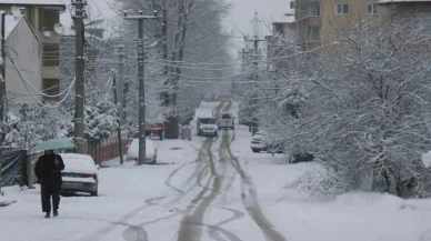 Sakarya'da 11 Nisan Cuma günü okullar tatil mi? Sakarya'daki üniversitelere kar tatili uygulanacak mı?