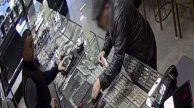 Kuyumculara sahte altın satmaya çalışan 2 şüpheli yakalandı