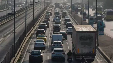 İstanbul'da depremlerin ardından trafik yoğunluğu yaşanıyor