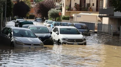 İtalya'da şiddetli yağış sele neden oldu
