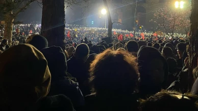 Avukatı, "Devlet Başkanının yemeğine iştirak etti" diyerek savunma yapan genç, serbest bırakıldı.