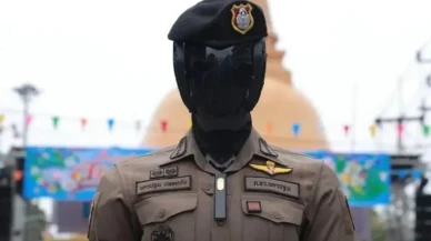 Tayland polisi, robot meslektaşlarıyla devriyeye çıkıyor