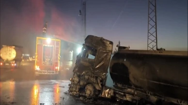 Nusaybin’de akaryakıt yüklü tankerin kupası alev aldı