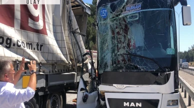 TEM’de TIR ve otobüs çarpıştı; 1’i ağır, 3 yaralı