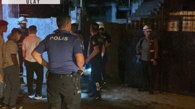 Babasının evini yakan genci mahalleli linç etti! Polis zor ayırdı