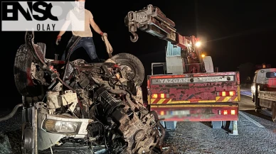 Nevşehir'de minibüs ile otomobil çarpıştı: Çok sayıda yaralı var