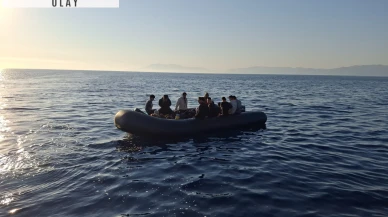 Denizde sürüklenen düzensiz göçmenler kurtarıldı