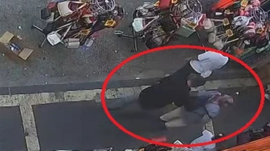 Kadının sırt çantasından 700 bin TL’lik ziynet eşyası çaldı; hırsızlık kamerada