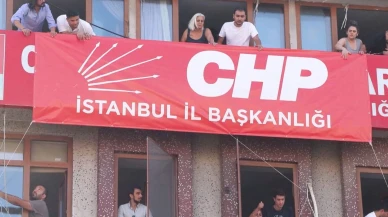 CHP'nin Bahçelievler binasına 'İstanbul İl Başkanlığı' tabelası asıldı