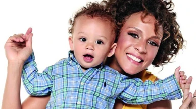 Defne Joy Foster’ın oğlu büyüdü! Son hali sosyal medyayı salladı