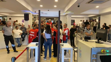 Buca Belediyesi'nde Maaş Krizi: İşçilerin Eylemi Devam Ediyor