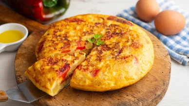 Kokusu dahi iştah açıyor: Patatesli omlet tarifi, orta ateşte pişirin
