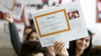 MEB'in 2026 yılı için belirlediği takdir teşekkür hesaplama yöntemi değişti! Ortaokul ve lise öğrencileri için yeni hesaplama yöntemleri açıklandı.