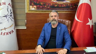 Türkmen Alevi Bektaşi Vakfı Başkanı Özdemir, YPG yanlılarının Türk bayrağına saldırısını kınadı ve tepki gösterdi