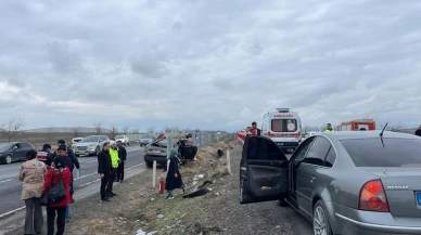 Konya'da meydana gelen trafik kazasında takla atan araçta yaralanan genç, hayatını kaybetti.