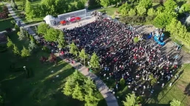 Eskişehirliler, 24 yıl aradan sonra milli futbol takımının dünya kupasındaki zafer coşkusunu sabahın erken saatlerinde yaşadı.