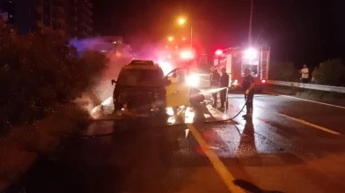Giresun'da seyir halindeki araç, alev alev yanarak demir yığınına döndü!
