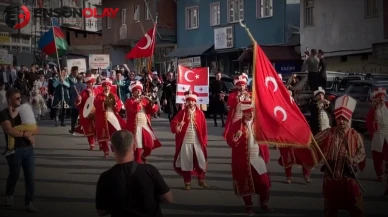 Artvin'de Kortej Yürüyüşü ve Halk Oyunlarıyla Kutlamalar Başladı: Binlerce Kişi Coşkuyla Katıldı!