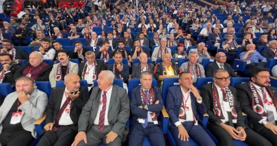Gençlerbirliği'nin başkanı Arda Çakmak, güvenoyunu korudu