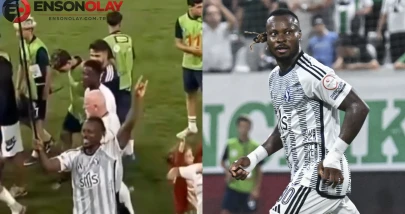 Sarıyer FK'nin golcüsü Emeka Eze'den bozkurt işaretli galibiyet kutlaması