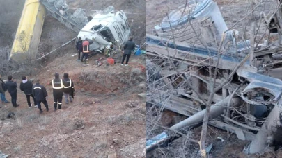 Kontrolden çıkan tır uçurumdan yuvarlandı: Ölü ve yaralı var