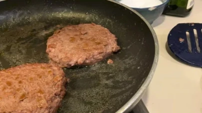 İçinden metal çıkan köfte, market raflarından toplanıyor