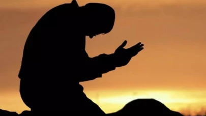 Kadir Gecesi Namazının Fazileti Nedir? Kadir Gecesi’nde Namaz Kılarken Kaç Rekat Olmalı ve Nasıl Niyet Edilmelidir?