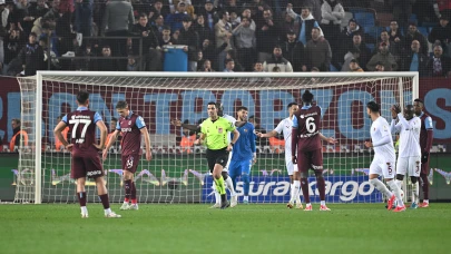 Trabzonspor Taraftarlarından Yükselen 'İstifa' Sloganları