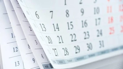 1 Mayıs 2025 tarihinde hangi güne denk geldiği ve hafta sonu ile birleşip birleşmediği merak konusu olmaya devam ediyor. Resmi tatil takvimine göre, 1 Mayıs 2025 Cuma gününe denk gelmektedir. Ancak, maalesef hafta sonuna denk gelmediği için resmi tatil olarak ilan edilmemiştir. Bu nedenle, çalışma hayatı devam edecek ve normal bir iş günü olarak geçecektir.