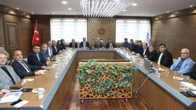 Akkuş Belediye Başkanı ve beraberindeki heyet, Ordu Büyükşehir Belediyesi'ni ziyaret etti