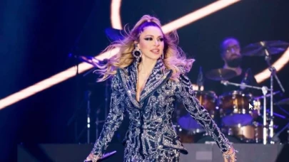 Hadise, Şenol Sönmez’den ayrılır ayrılmaz konserinde duygularını paylaştı: Kendimi ve mutluluğumu seçtim!
