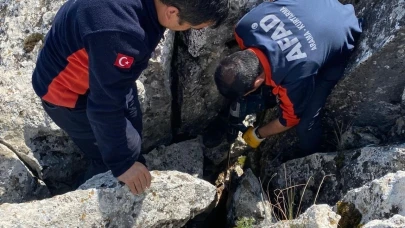 Burdur'da Kayalıklarda Mahsur Kalmış Keçi, AFAD Ekipleri Sayesinde Kurtarıldı!