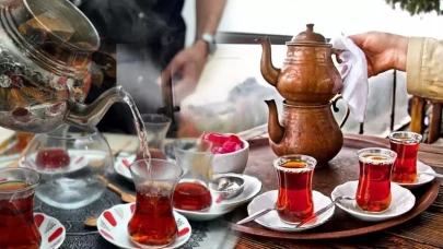Çayı olmazsa olmazı olarak görenlere özel sürpriz! 22 yıllık deneyimin ardından çay demlemenin sırrı çözüldü: İşte detaylar