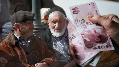 Emeklilik hakkı için yeni düzenleme yapıldı, emeklilere sevindirici müjde verildi.