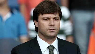 Futbol camiasında tanınan isimlerden biri olan Ertuğrul Sağlam'ın hayatı merak konusu oldu. Peki, Ertuğrul Sağlam kimdir, kaç yaşındadır, nerelidir, evli midir, eşi kimdir ve hangi takımları çalıştırmıştır?