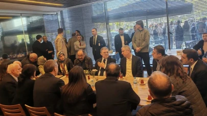 Gül, Önder'in tedavi gördüğü hastaneyi ziyaret etti