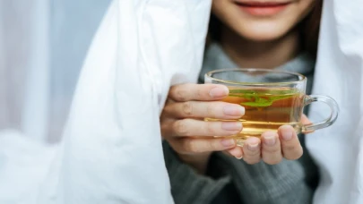 Herkes faydalı diye içiyor ama fazlası zarar! Bardak bardak yeşil çay içenler dikkat: Özellikle o kişiler uzak dursun