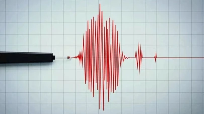İstanbul'da korkutan bir deprem daha! Vatandaşlar sokağa döküldü