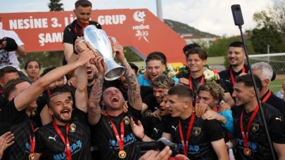İzmir takımları 3. Lig'de şampiyonluk ve play-off başarılarını kutluyor